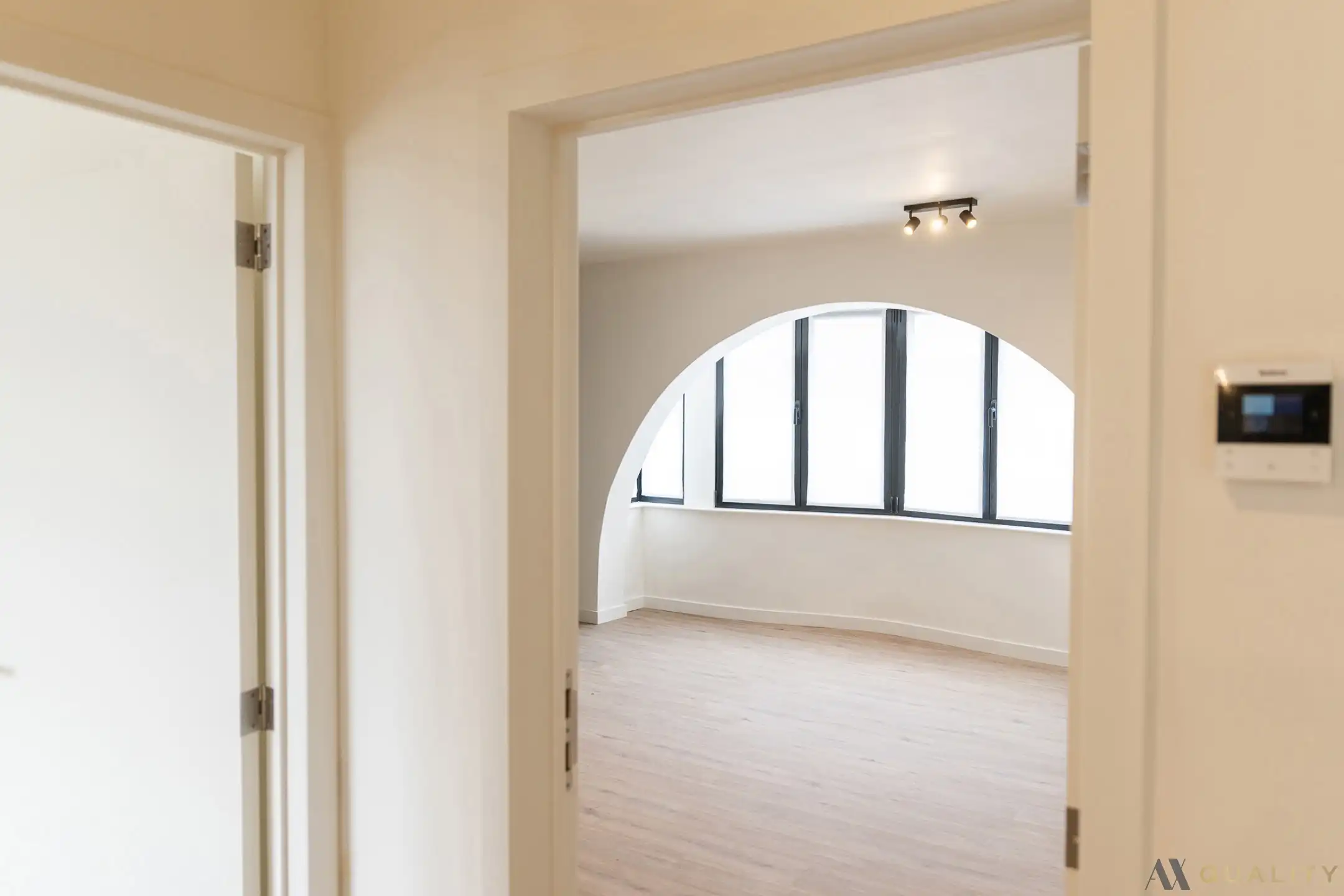 Totaal gerenoveerde burgerwoning met garage, 4 slaapkamers en zonnige Zuidwest-tuin in Peizegem (Merchtem) foto 14