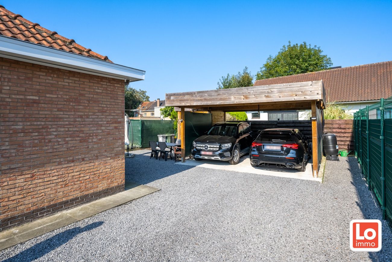 VERKOCHT! Degelijke open gelijkvloerse woning met inpandige garage en dubbele carport op een heel rustige locatie in het hartje van Lochristi! foto 19