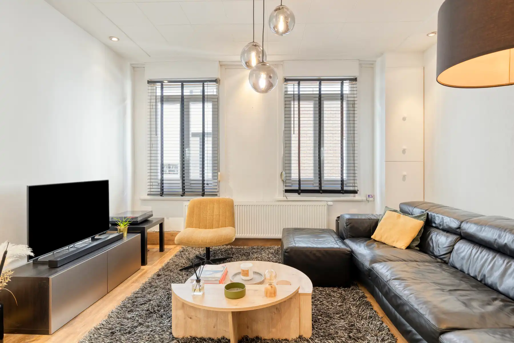 Instapklare & gerenoveerde tweegevelwoning met 4 slaapkamers foto 5