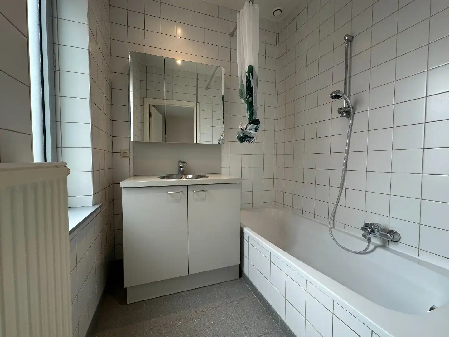 Lichtrijk appartement met 1 slpk en groot zonnig terras, hartje Torhout foto 9
