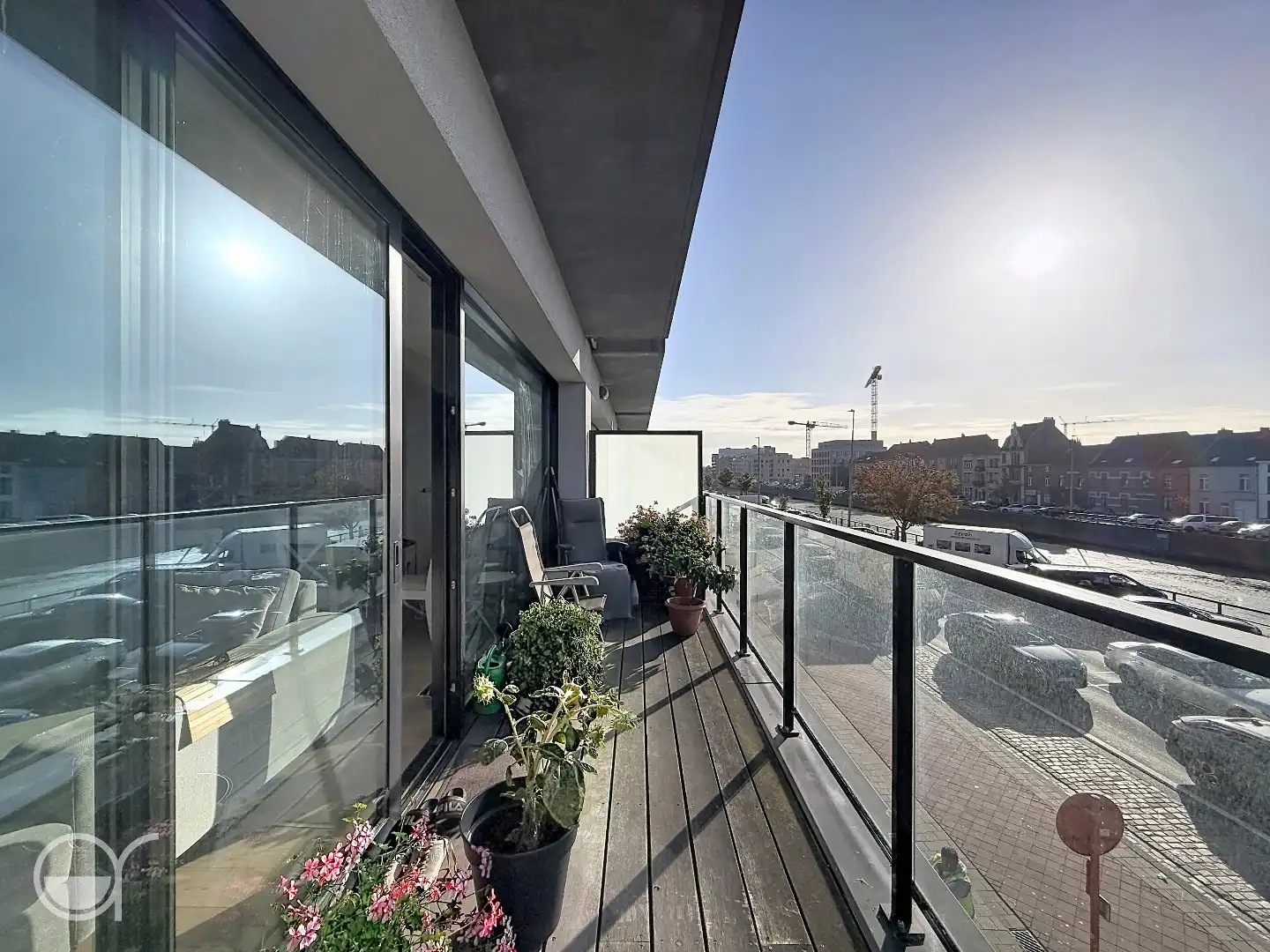 1 slaapkamer appartement met zicht op water & een ondergrondse parkeerplaats foto 3