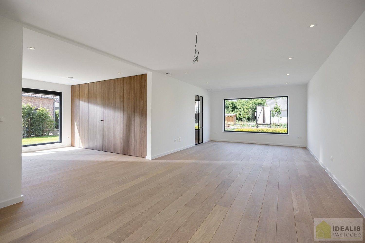 IDEALIS VASTGOED – Schitterend volledig vernieuwde woning (+- 220m²) met een heerlijke open leefruimte, 3 ruime slaapkamers, luxueuze badkamer, ruime wasplaats op een fijn zuid georiënteerd perceel! Dit heerlijke huis bevindt zich op een knap perceel van 8a 69ca in een heerlijk rustige en groene omgeving! - EEN MUST VISIT! - foto 9