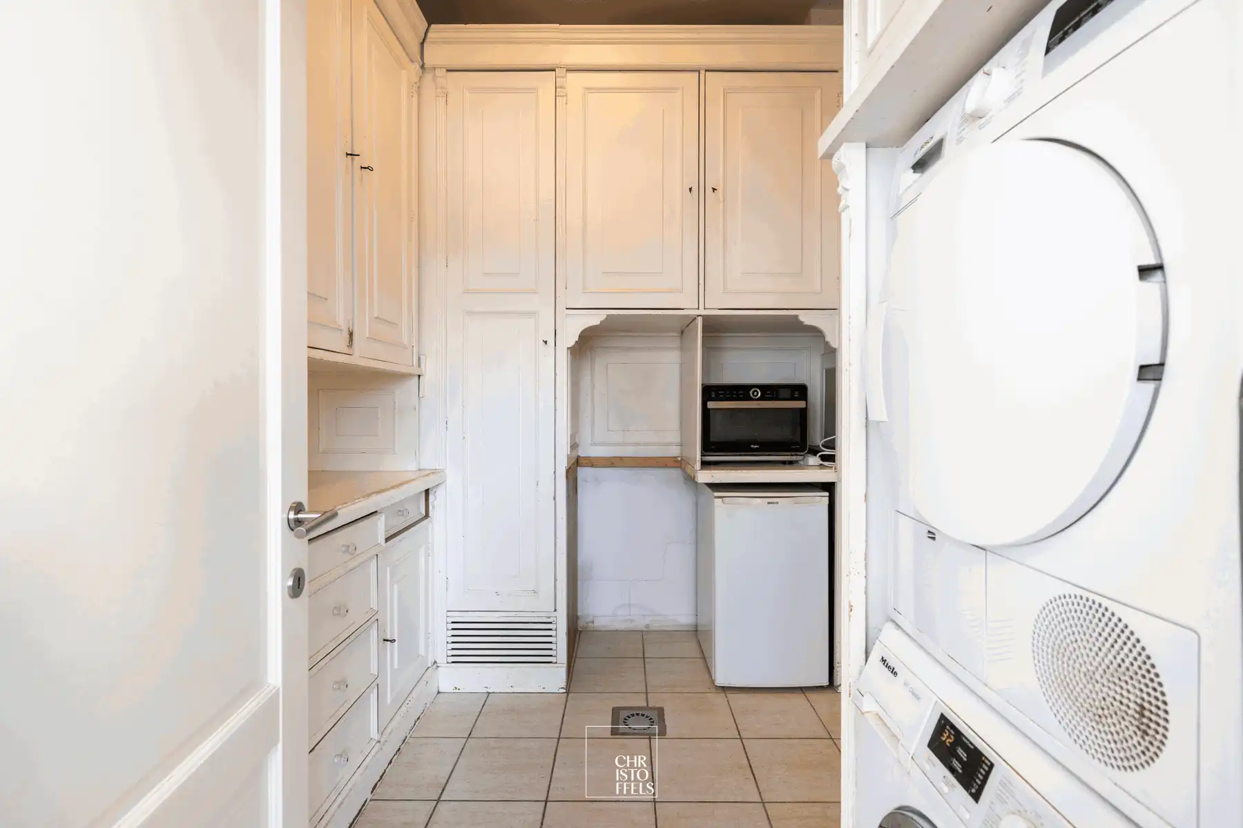 Tijdloze villa van 422 m² met uitzonderlijke ruimte en mogelijkheden nabij Maastricht! foto 26