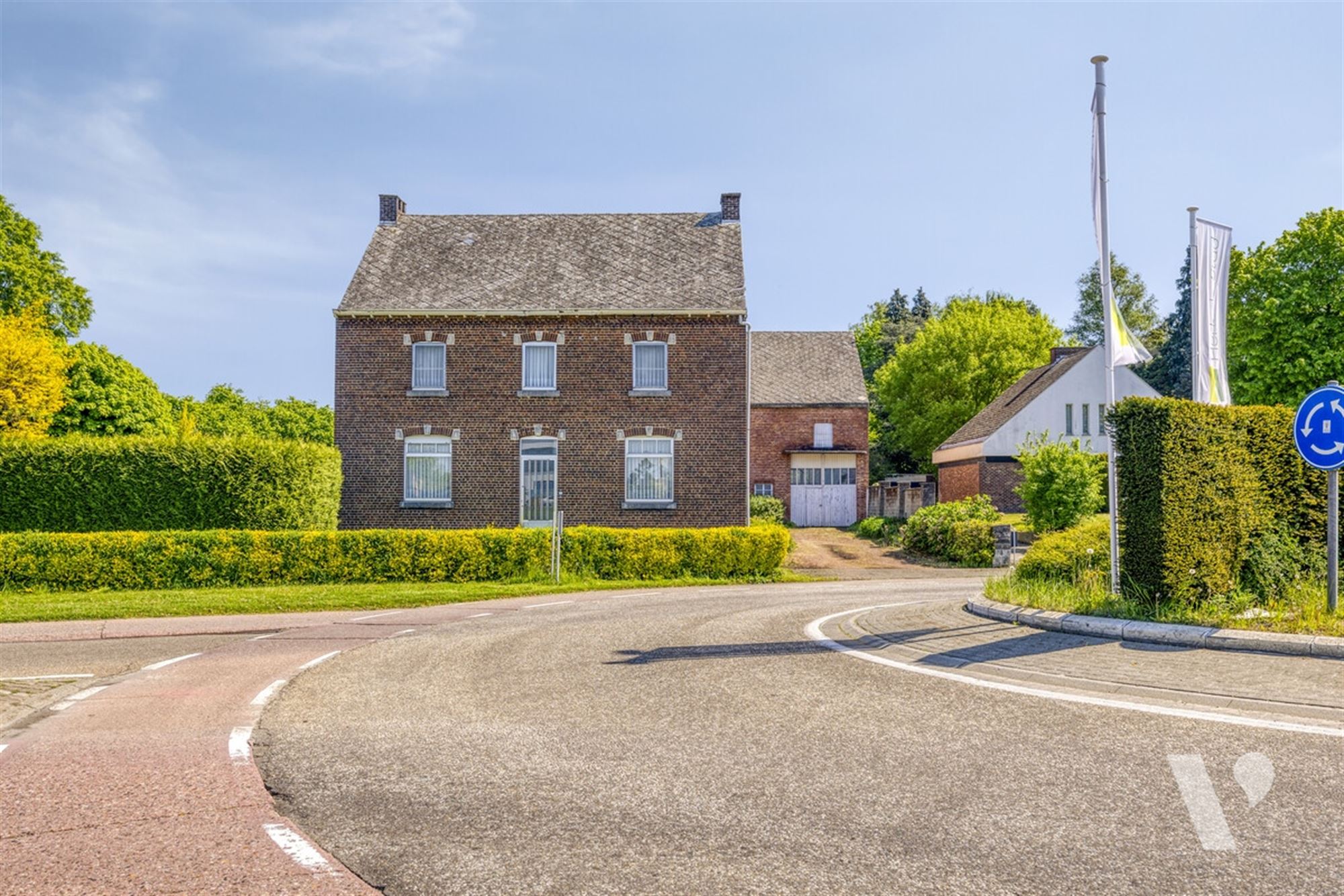 Statige woning met bijgebouw, tuin en weiland op 61a87ca foto 4