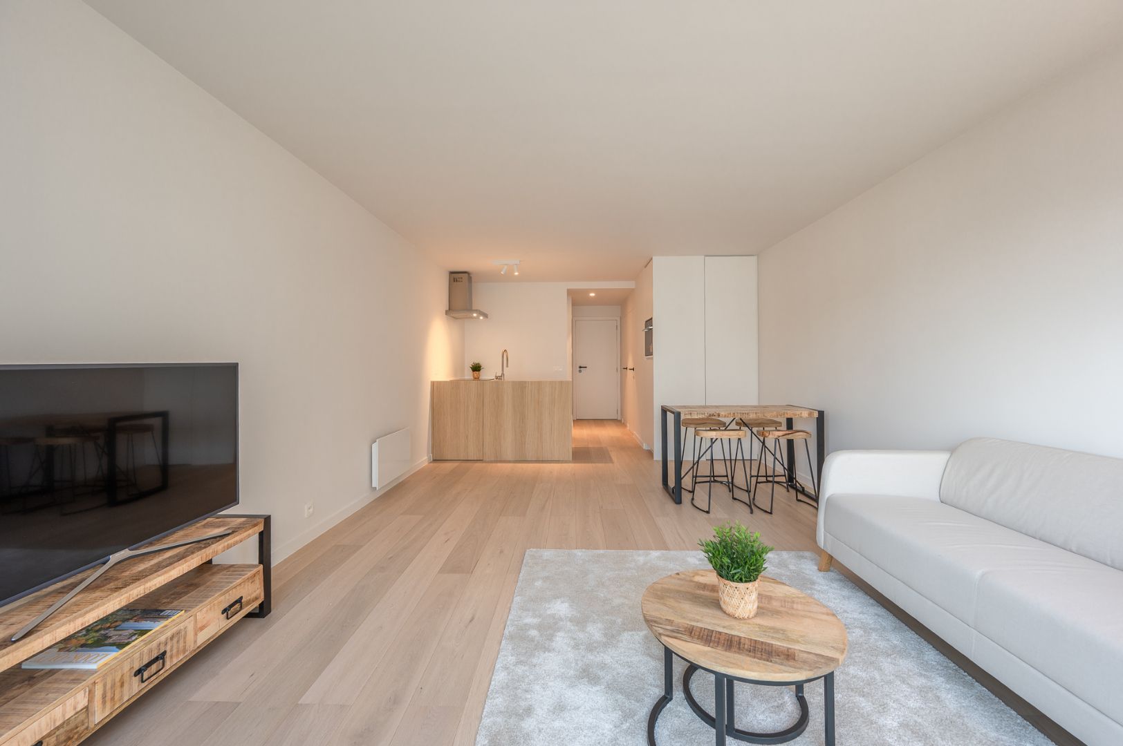 Vernieuwd  appartement vlakbij het Albertstrand foto 3