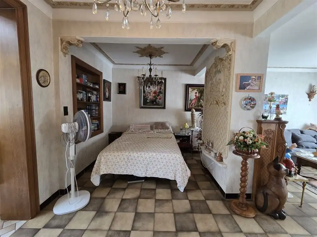 Ruime, op te frissen 3-gevelw met 4 slpks, gar en tuin foto 7