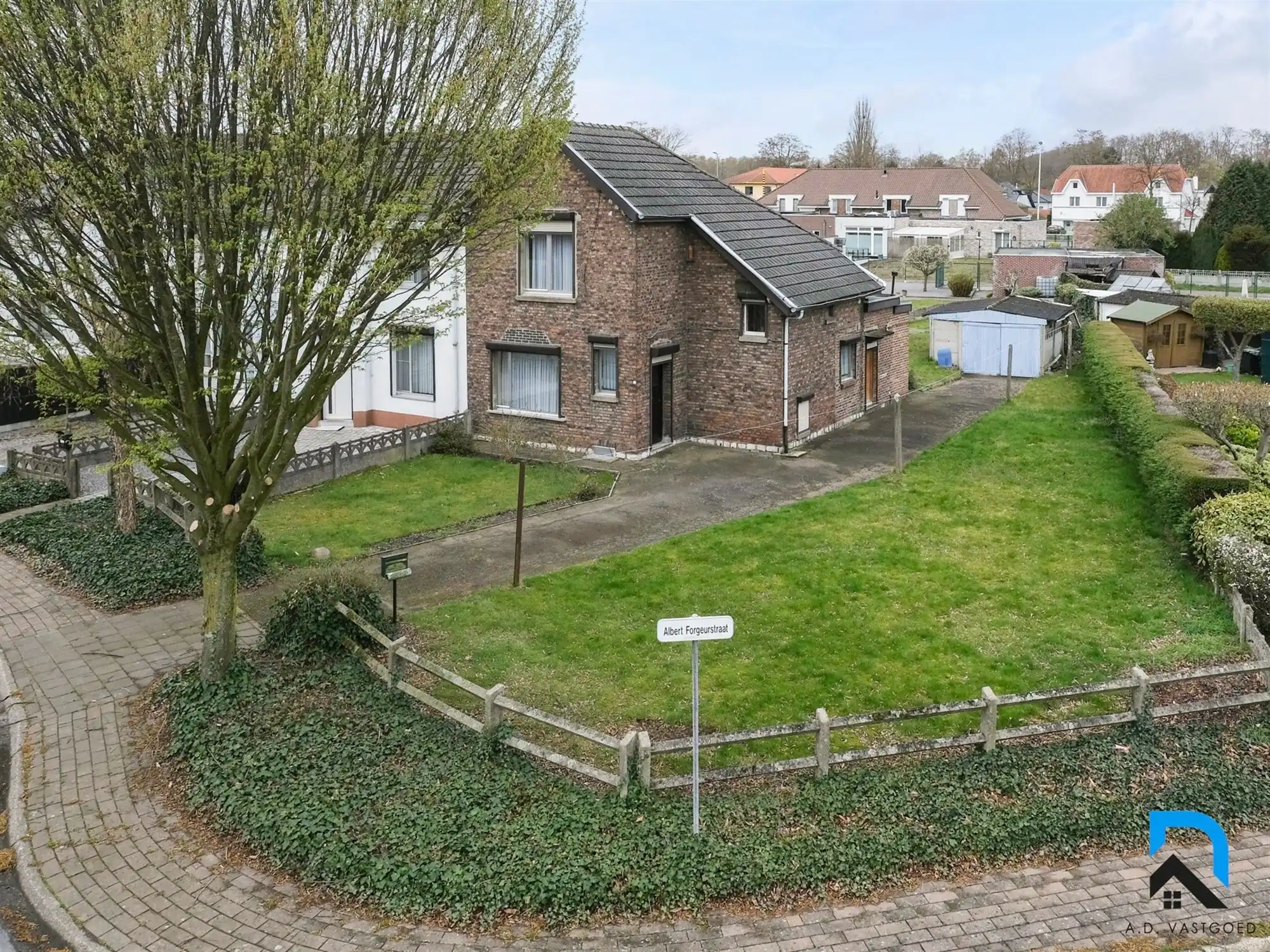 Te renoveren woning met grote tuin in Zwartberg foto 24