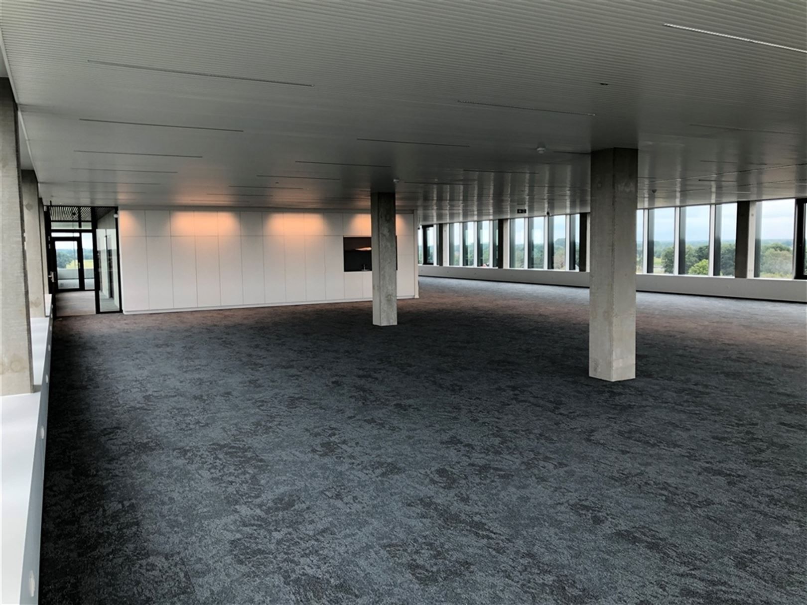 Nieuwbouwkantoren in Square One met lichtinval foto 3