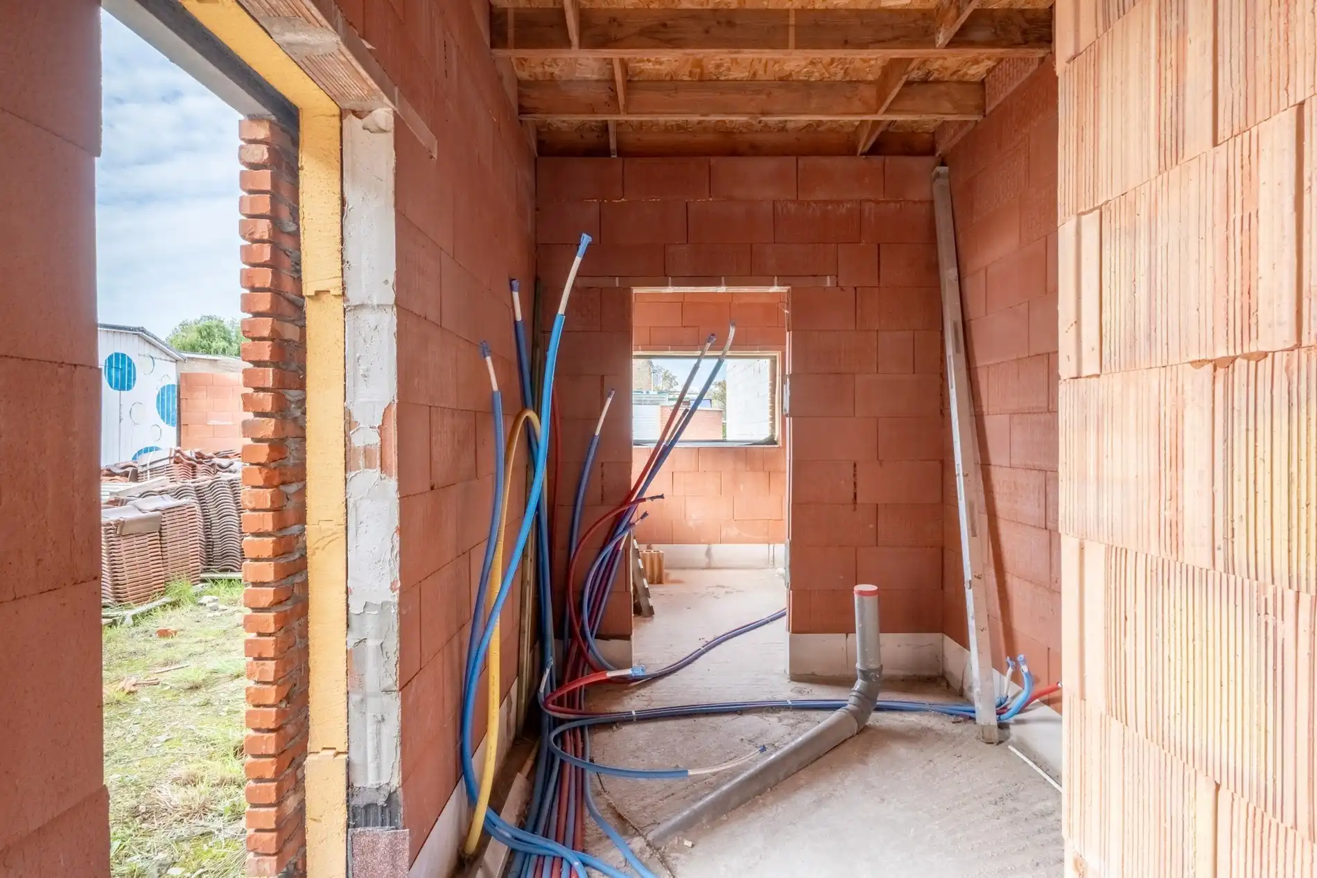 Interessante woning met tuin in ruwbouwfase foto 10