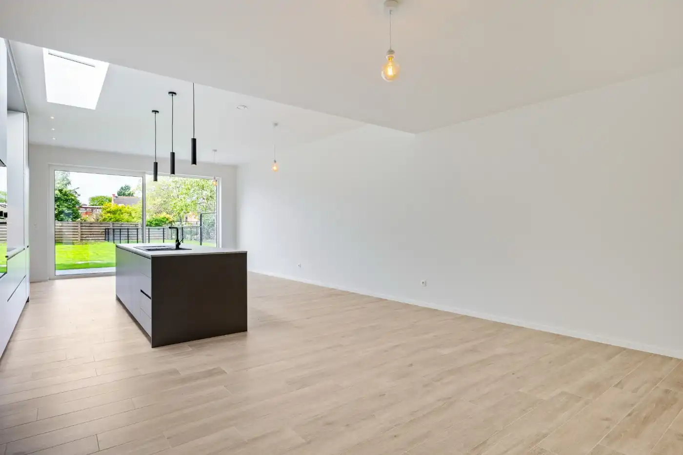Ruime nieuwbouwwoning met 3 slpk., grote tuin en inpandige garage foto 4