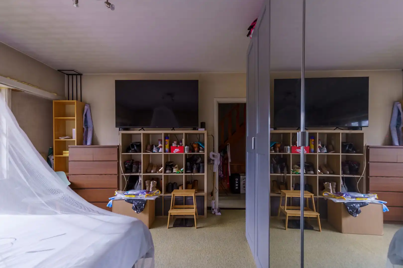 Ruime woning met vier slaapkamers en grote tuin foto 21
