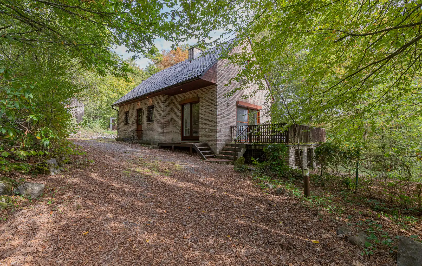 Woning gelegen in de bossen! foto {{pictureIndex}}