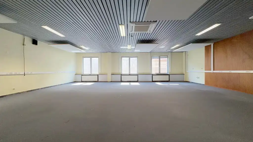 Budgetvriendelijke kantoren te huur vlakbij afrit E17 in Deinze foto 12