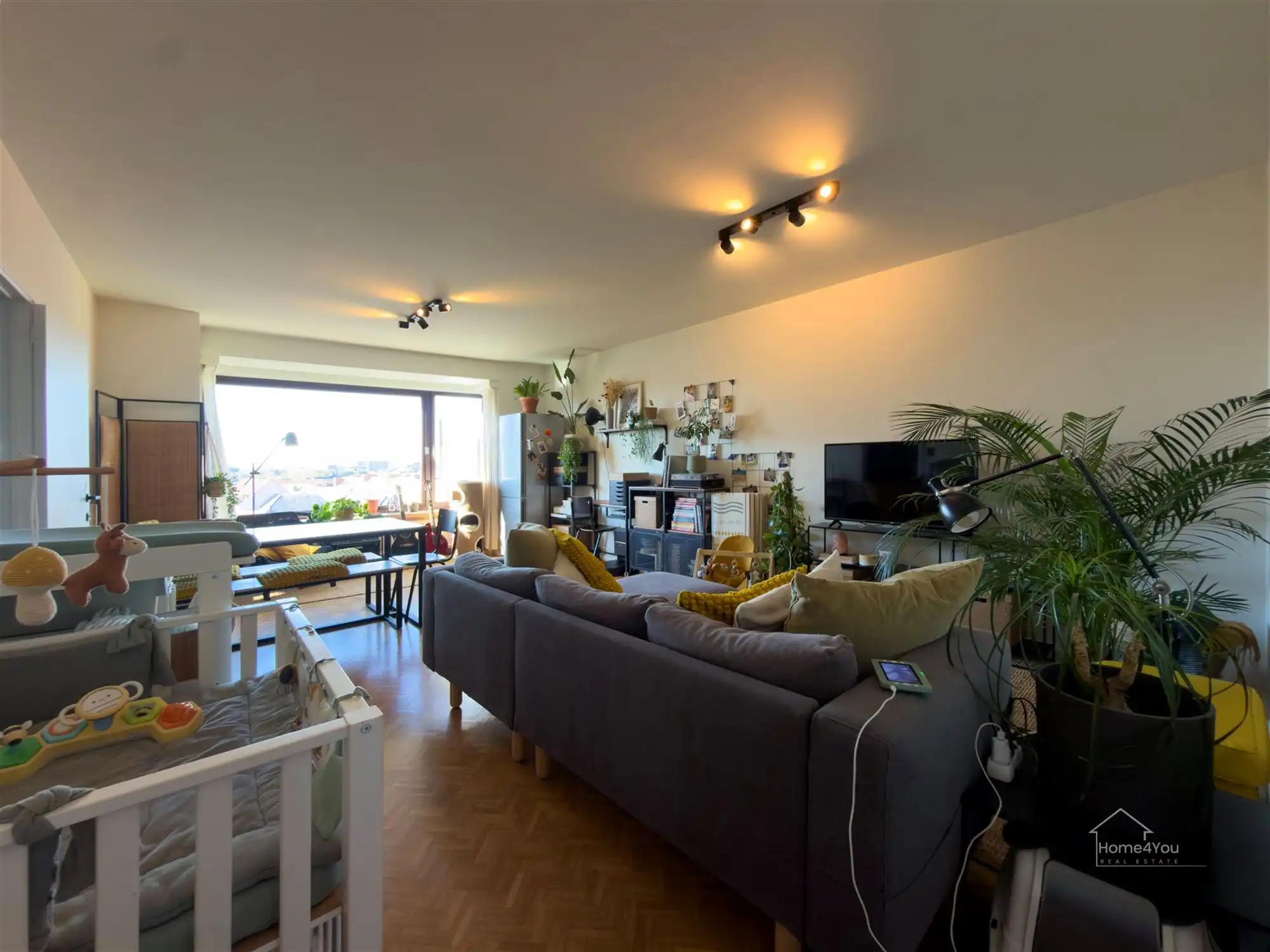 Gerenoveerd 2-slpk app. met 2 terrassen & garage in Gent! foto 3
