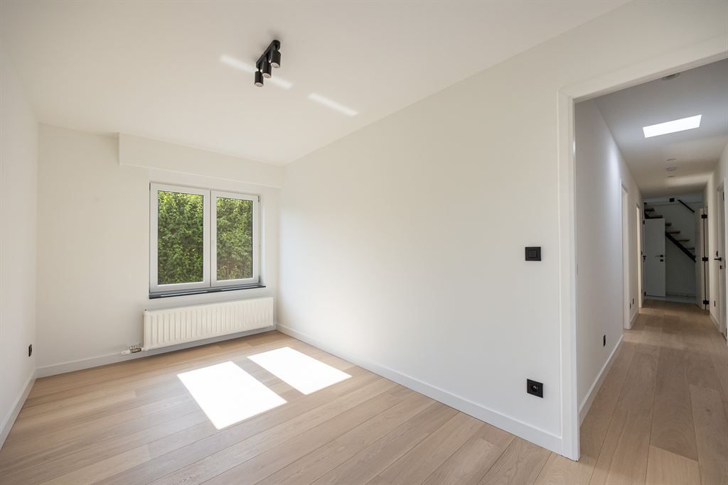 Stijlvol gerenoveerde villa met ruime tuin foto 19