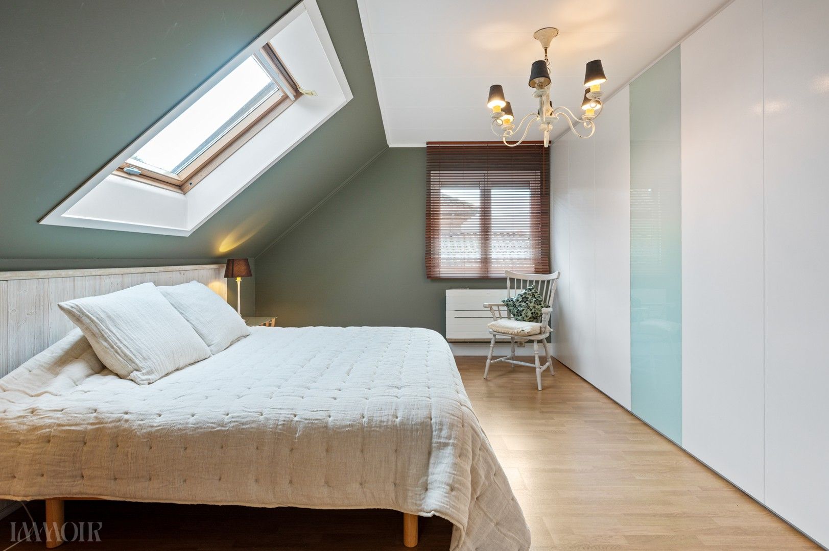 Charmante woning in de geliefde Amerlo-wijk in Schoten. foto 12