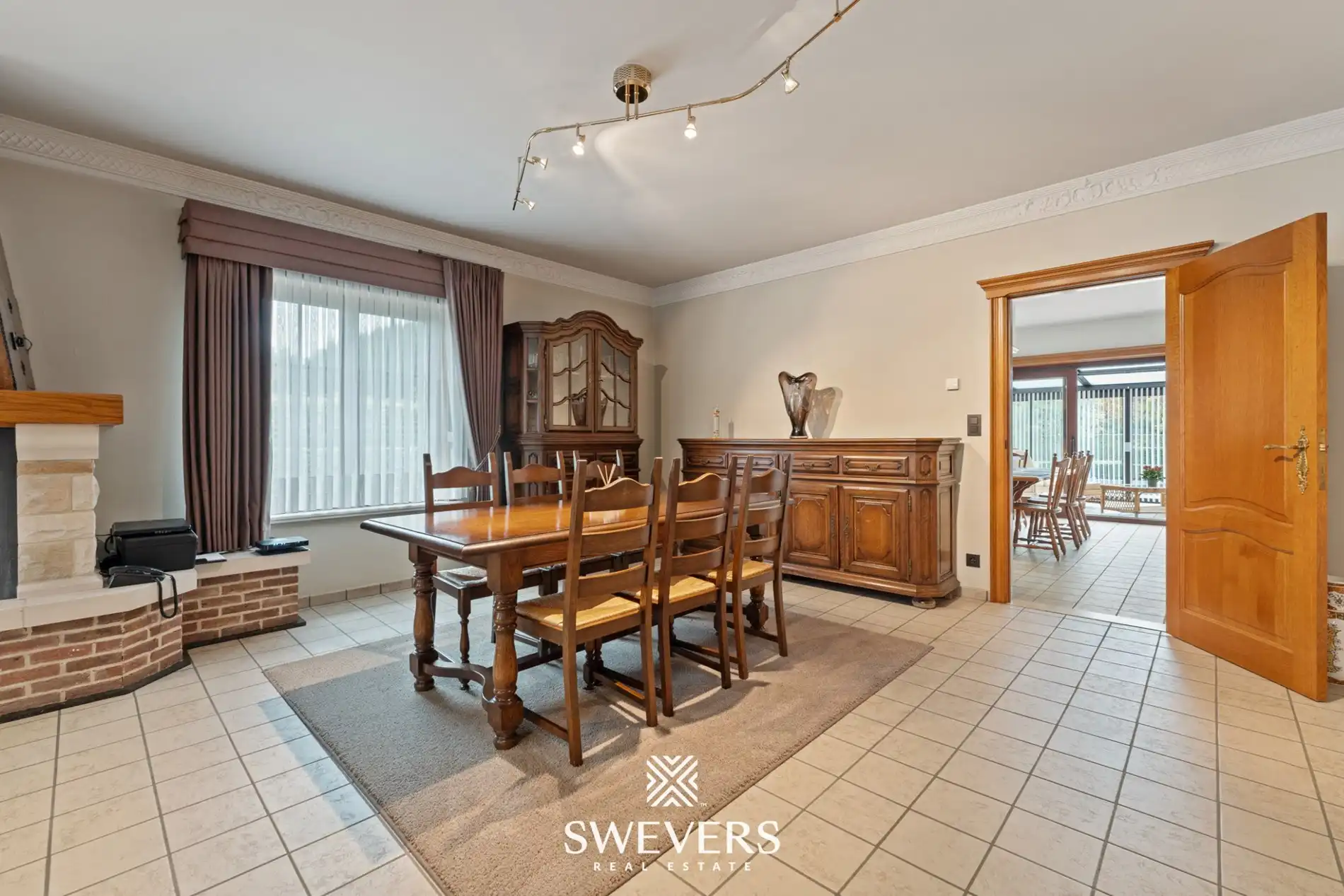 Villa met 395m² woonruimte op 48a zuidgericht perceel foto 8