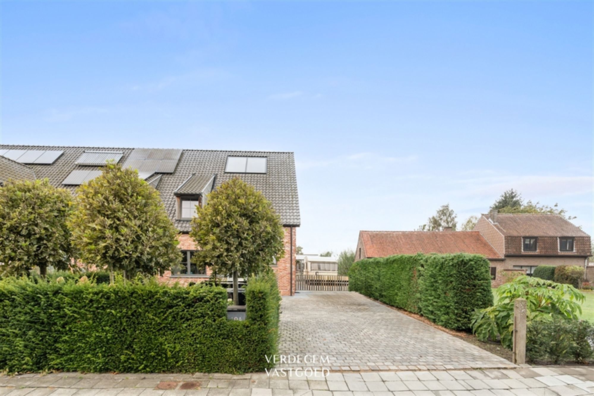 Charmante gezinswoning met 3+1 slaapkamers en praktijkruimte in de tuin foto 27