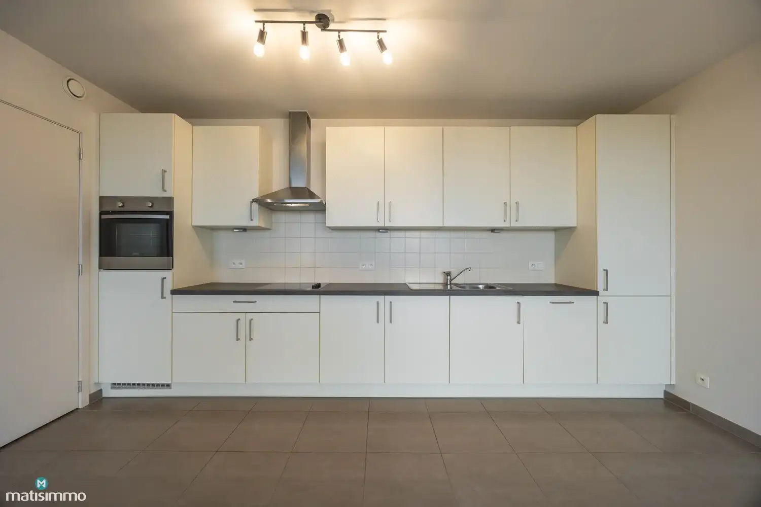 INSTAPKLAAR APPARTEMENT MET 2 SLAAPKAMERS NABIJ HET CENTRUM VAN BILZEN foto 6