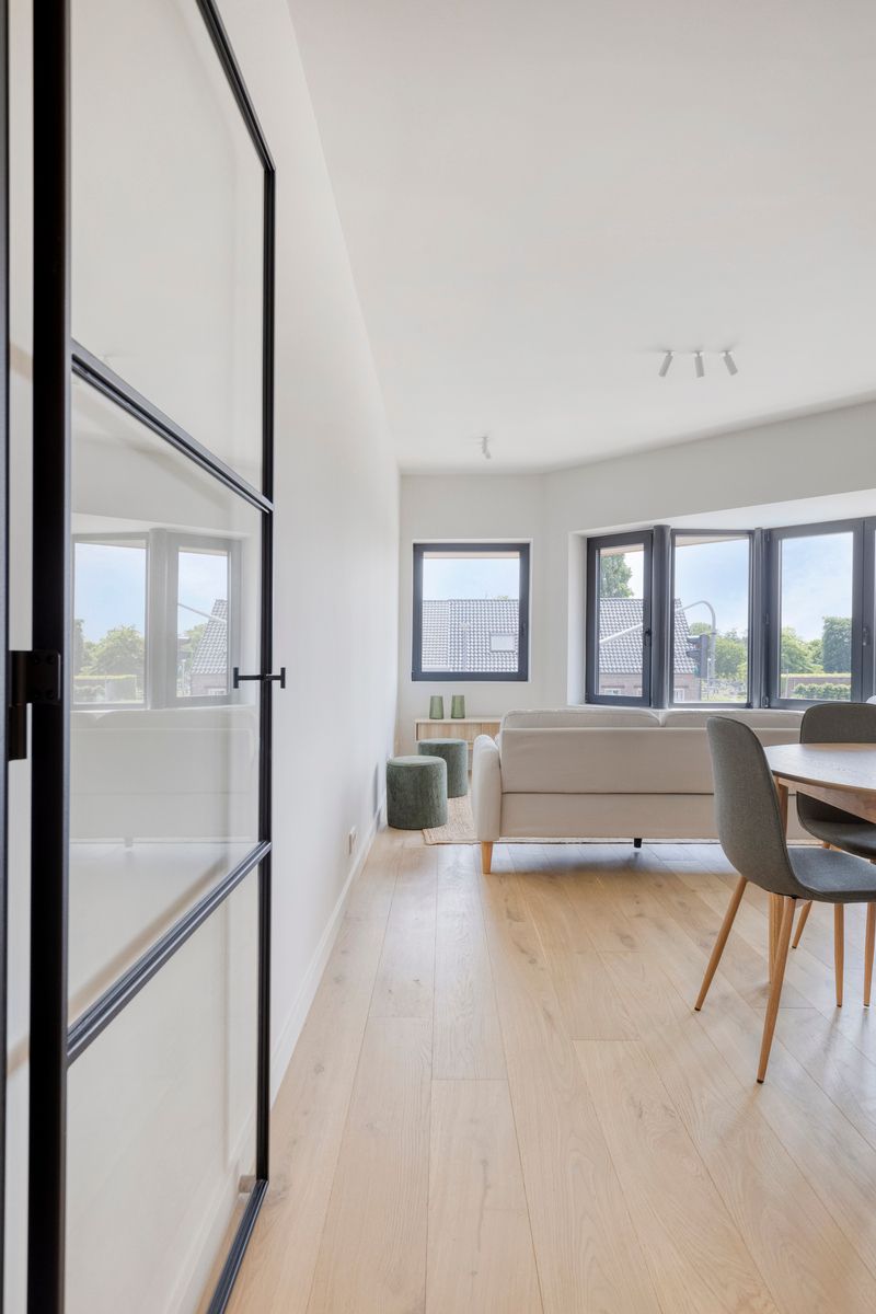 Stijlvol appartement te koop in hartje Zeveneken! foto 4