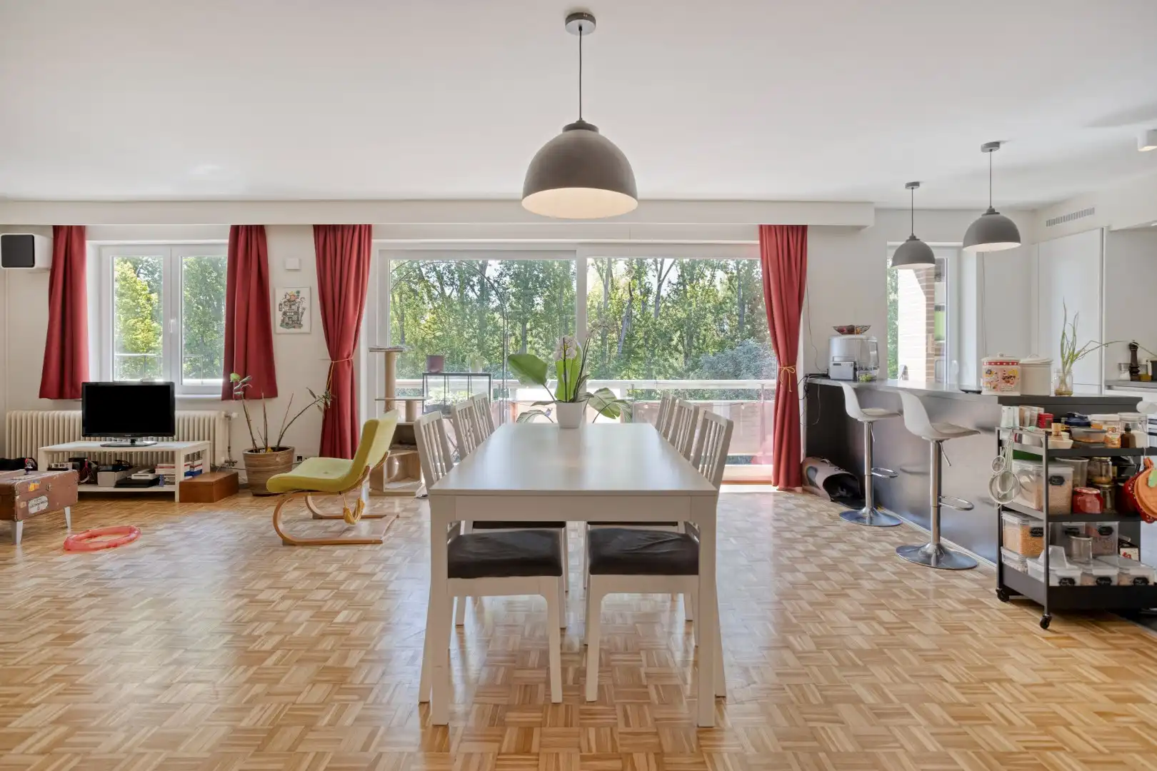 Gunstig gelegen gerenoveerd appartement met 2 ruime slaapkamers en groot terras vlakbij Leuven - EPC 186 kWh/m² - bewoonbare oppervlakte 104 m²     foto 3