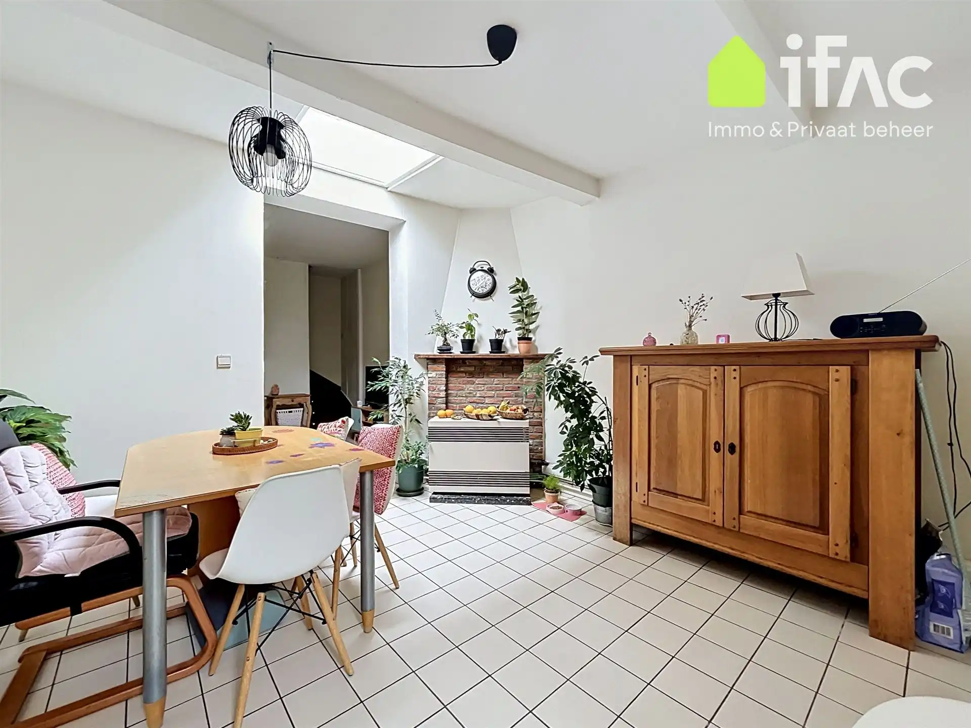 Uitstekend gelegen woning met 3 slaapkamers foto 10