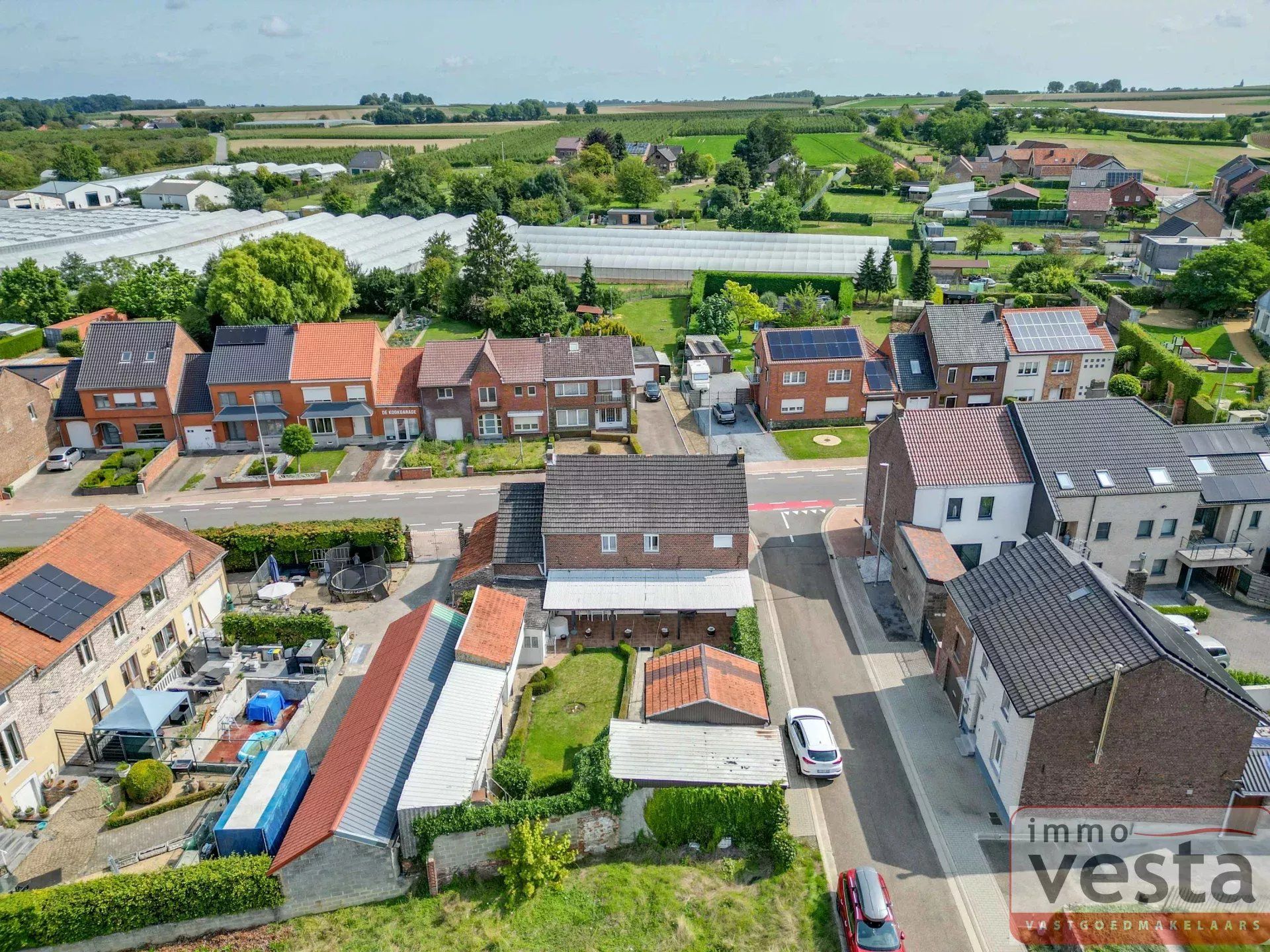 Te renoveren woning met landelijke ligging foto 4