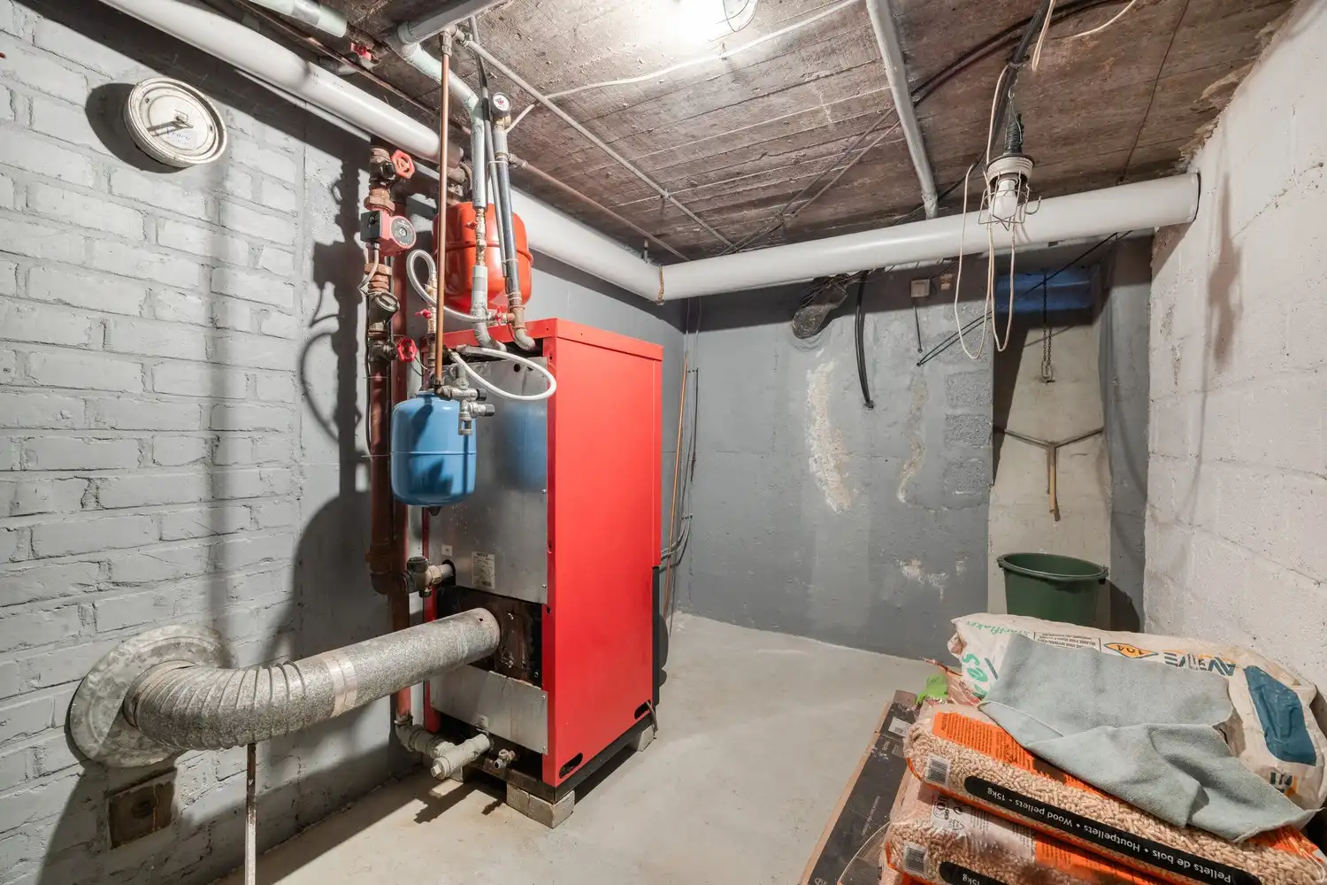 Gezinswoning met 4 slaapkamers en aangelegde tuin in doodlopende straat foto 29