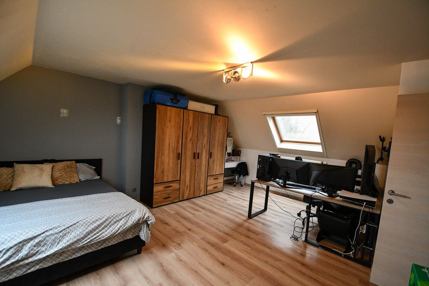 Ruime gezinswoning met onderhoudsvriendelijke tuin foto 9