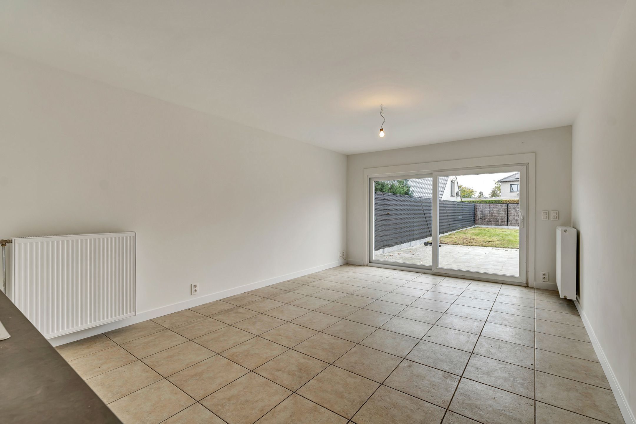Instapklaar gelijkvloers appartement met tuin nabij centrum Deinze foto 3