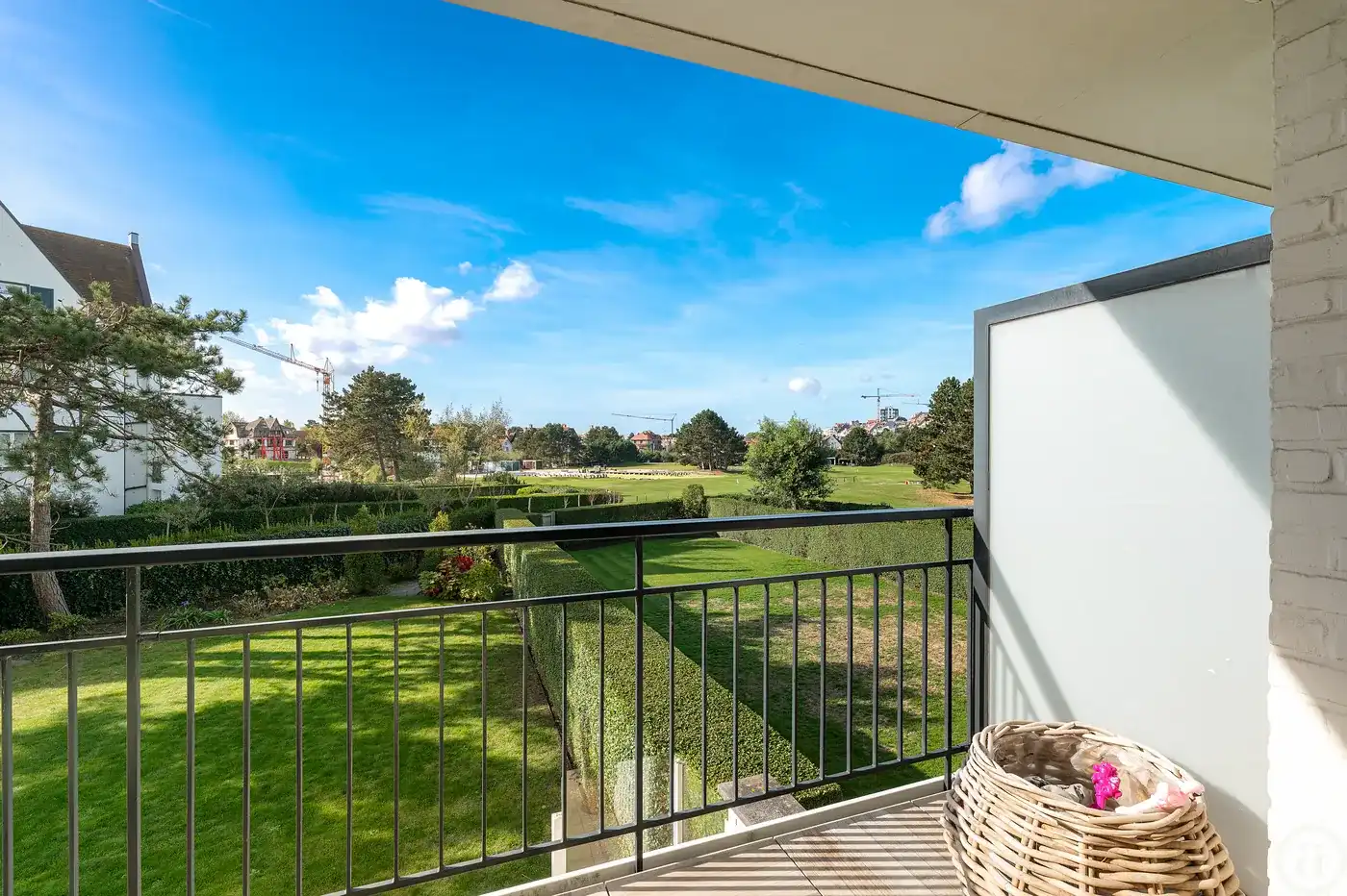 Lumineus appartement met fantastisch open zicht op de Approach Golf in het Zoute. foto 8