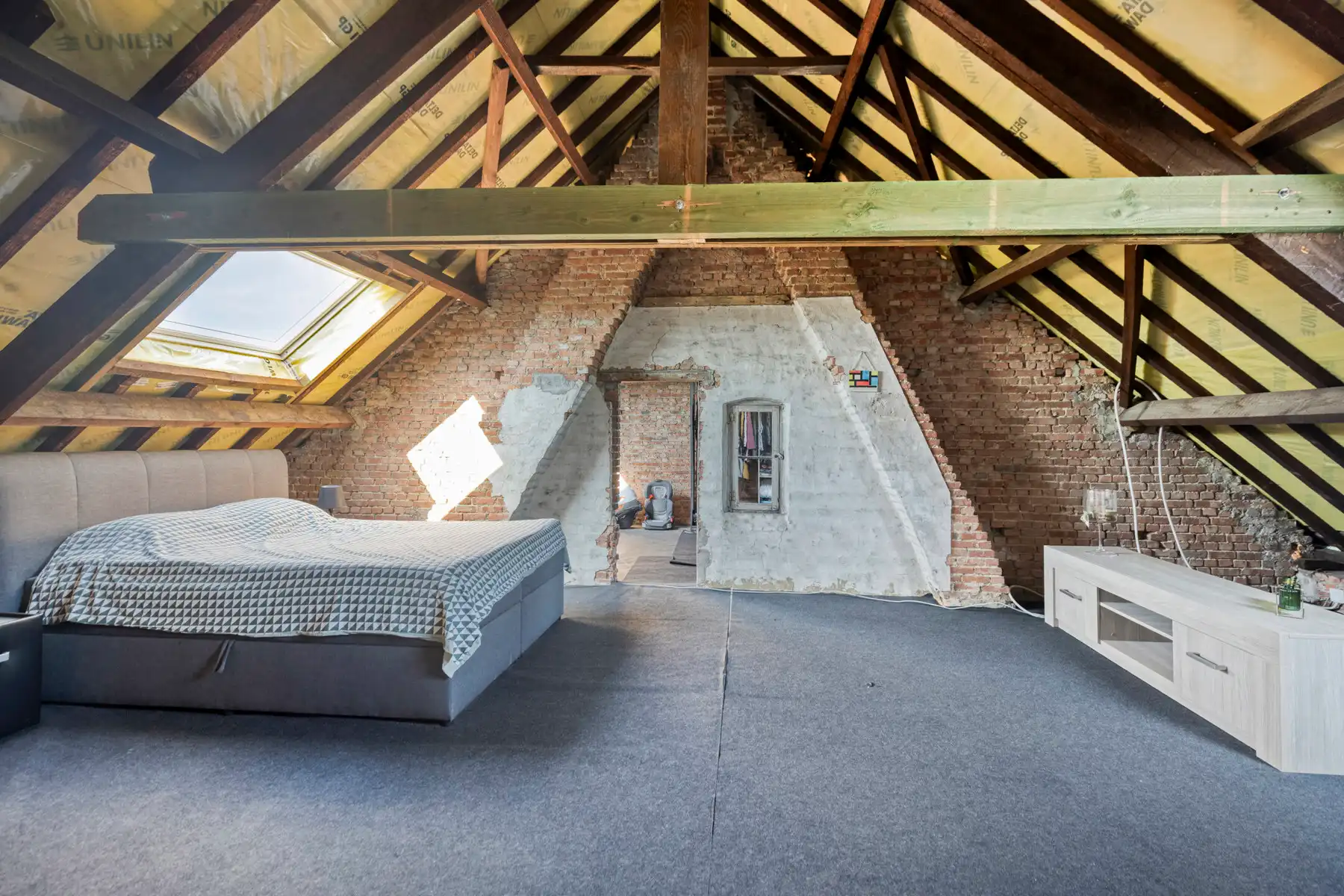 Ruime instapklare gezinswoning met 4 slaapkamers & garage. foto 18