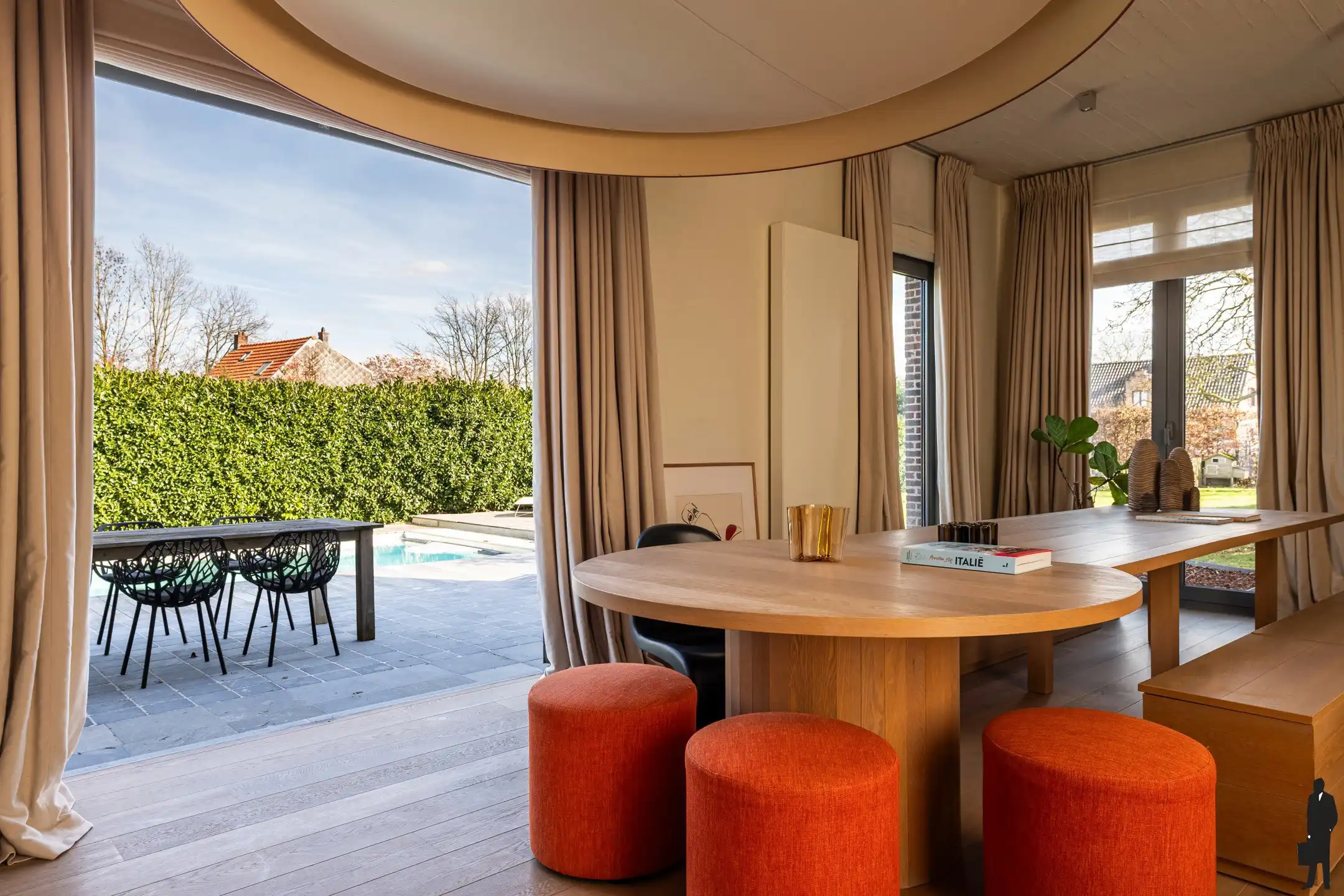 Unieke villa met zwembad, 4 slpk en zuidgerichte tuin foto 6