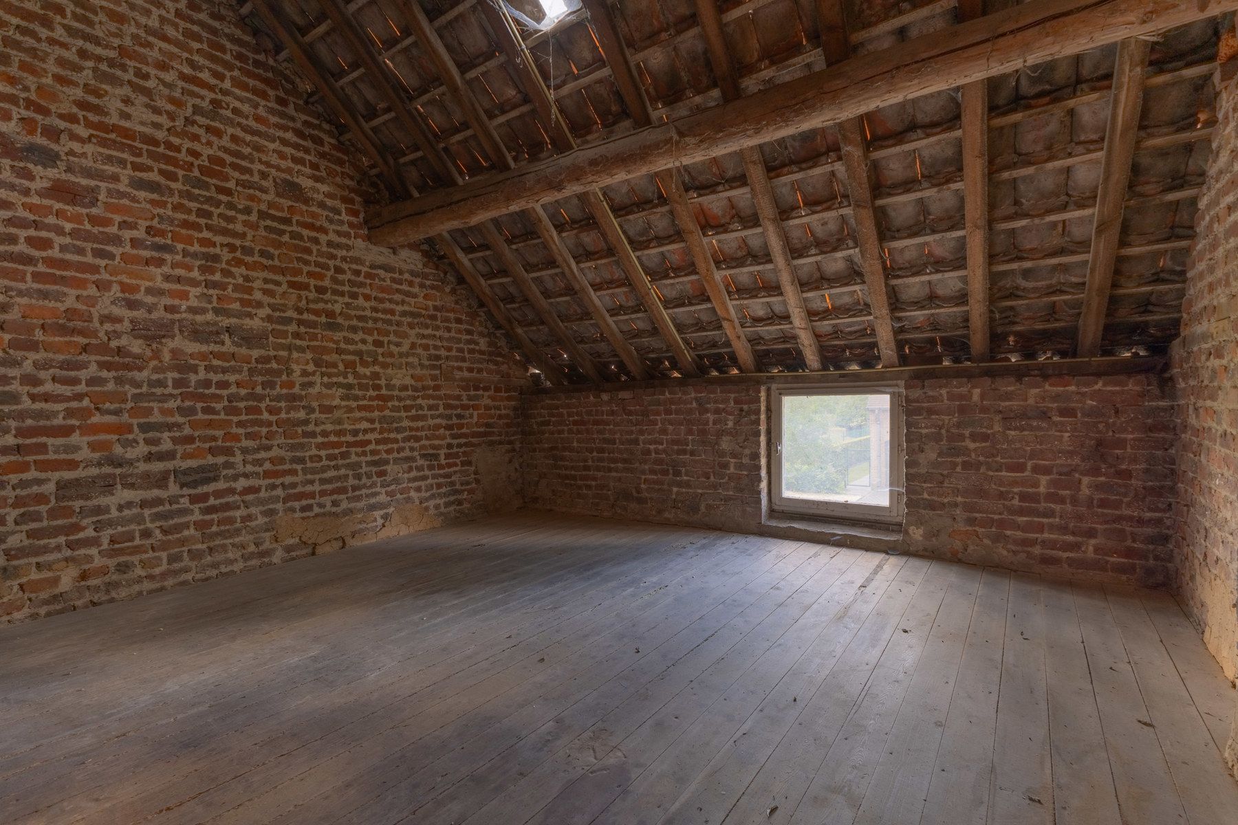 Te renoveren landelijke woning in Elingen foto 10