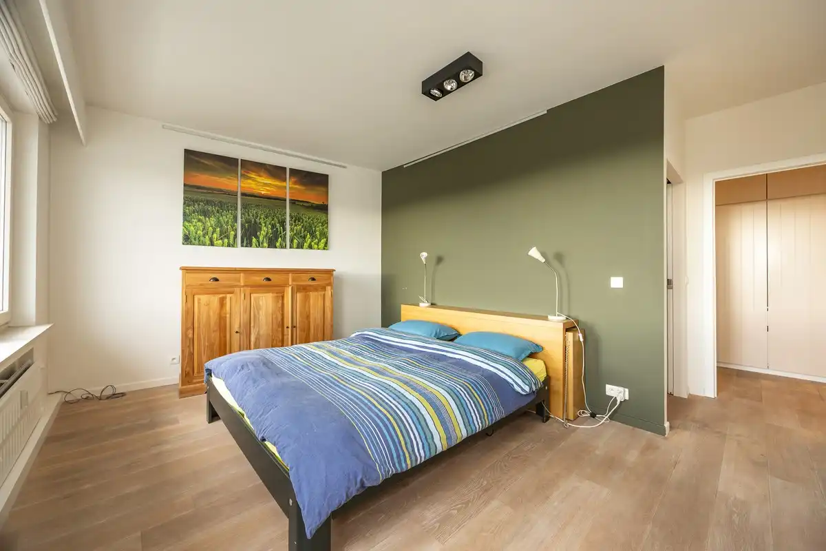 Zeer ruim en lichtrijk appartement te koop foto 17