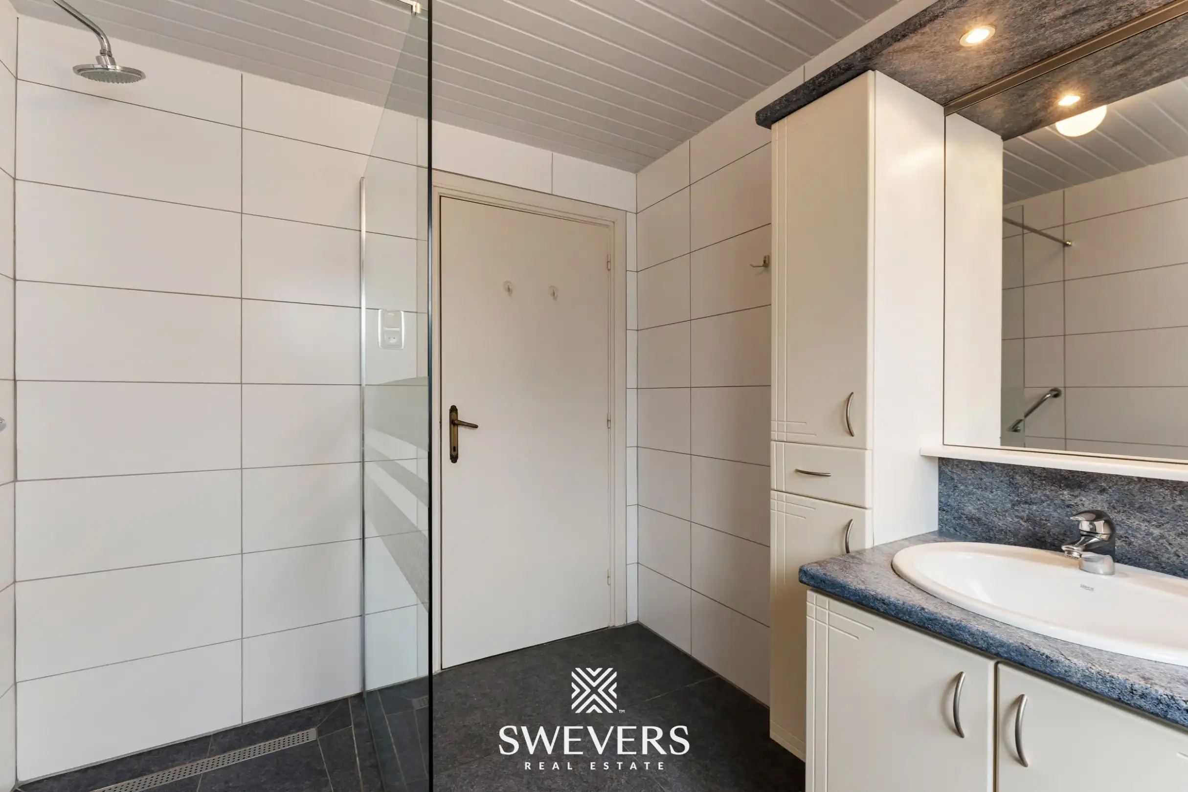 Vrijstaande woning met potentieel in Molenbeersel foto 14