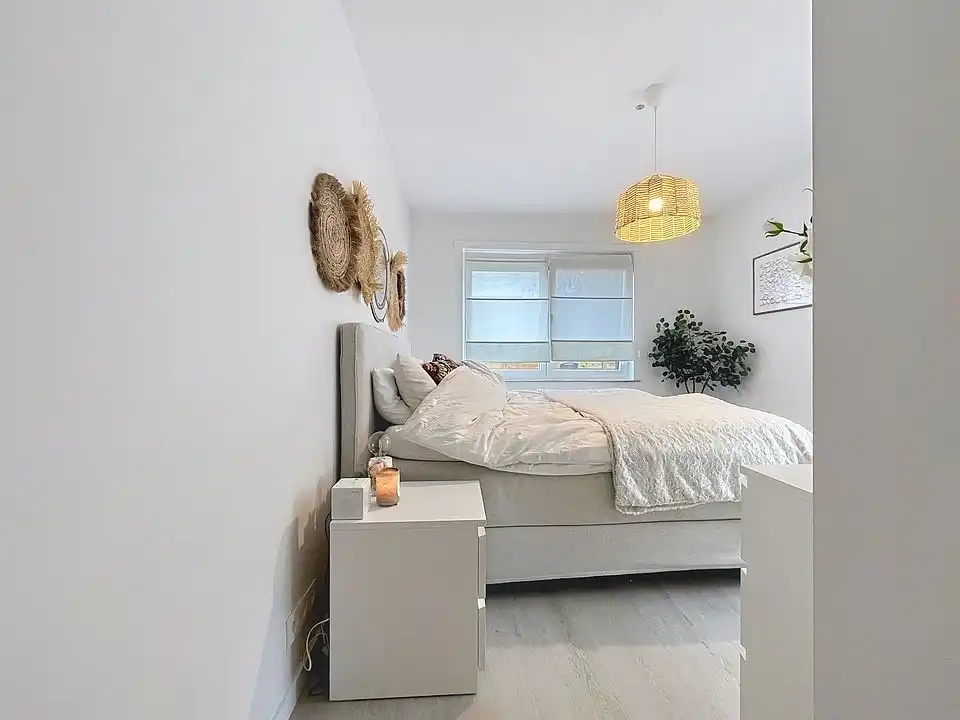 Gerenoveerd hoekappartement GLV  (2 slpks + dressing/bureau/babykamer) met tuin en garage foto 21