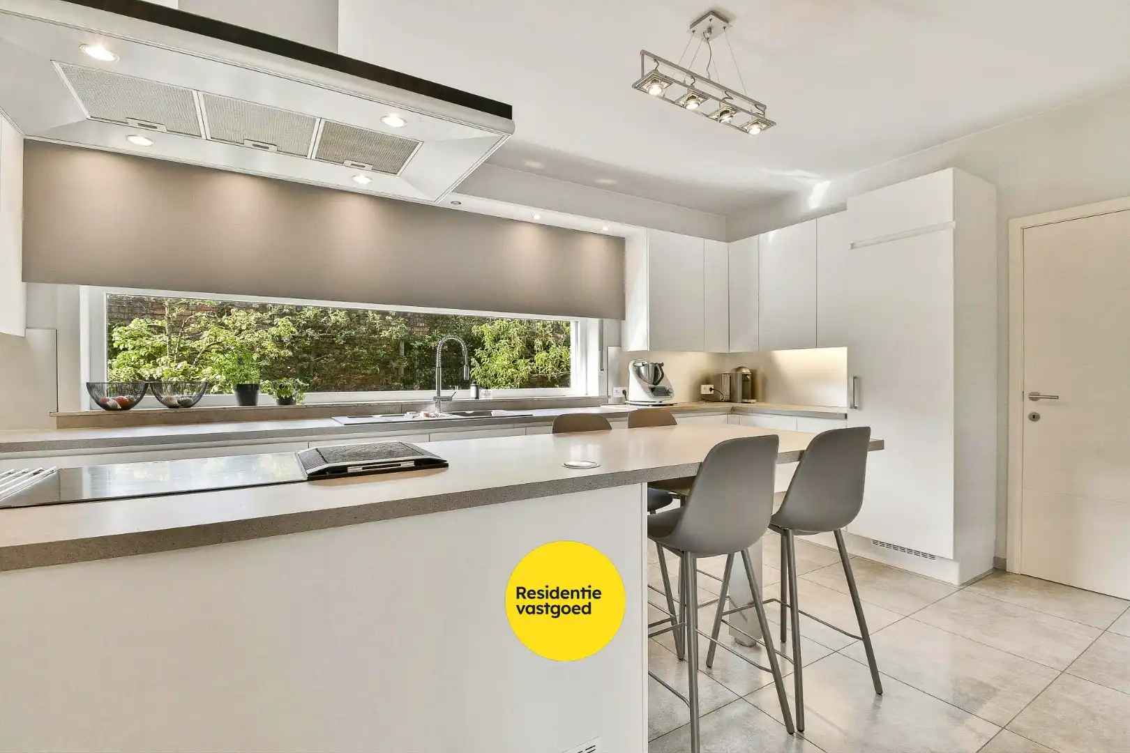 Instapklare en alleenstaande bungalowwoning foto 11