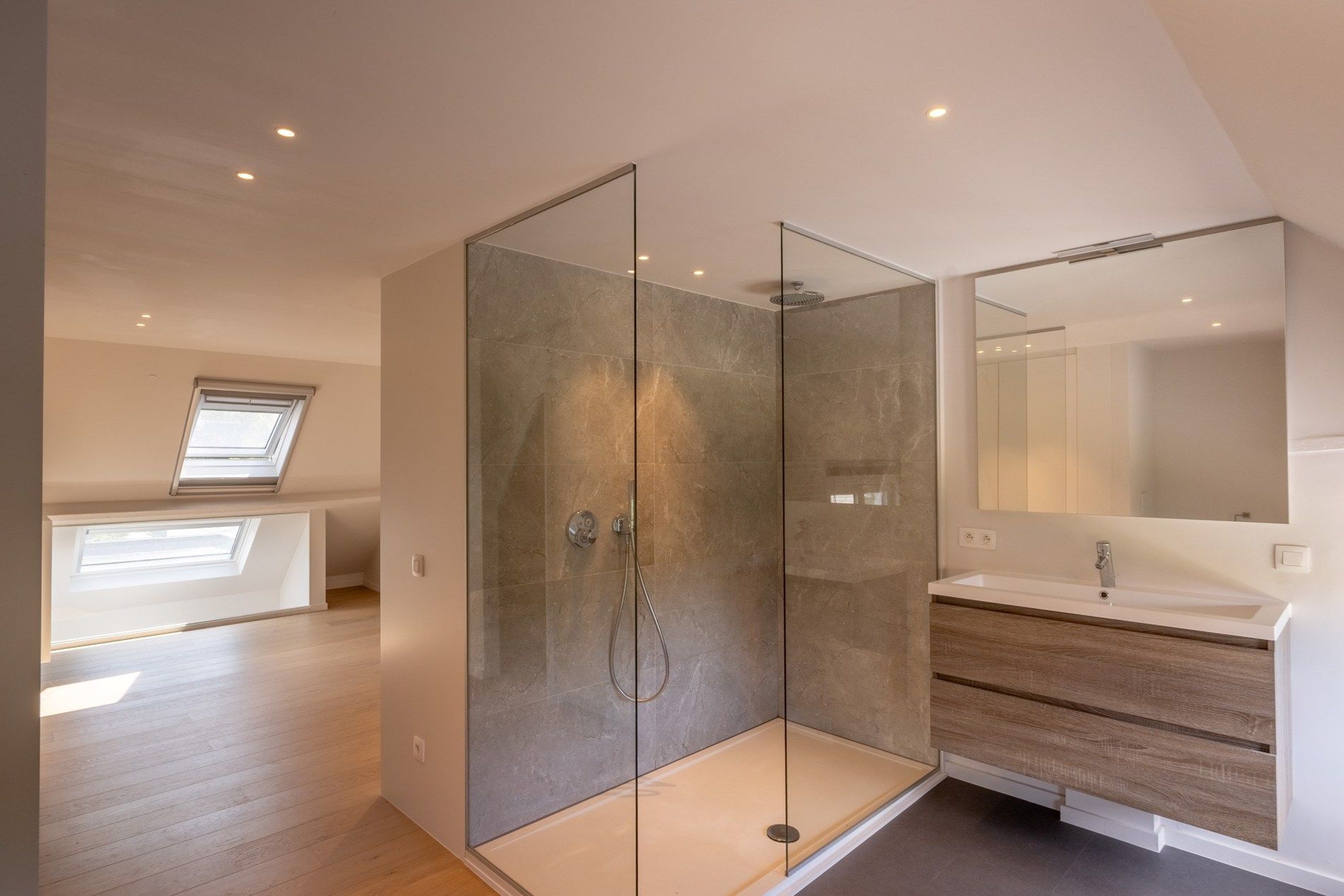 Knap huis, rustig gelegen woning te Damme foto 14