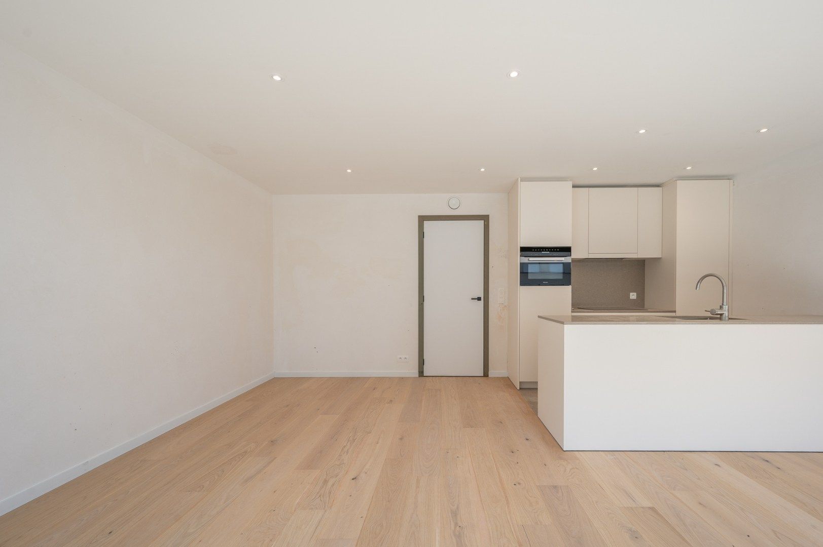 Nieuw appartement met zijdelings zeezicht gelegen in een toonaangevend project.  foto 10