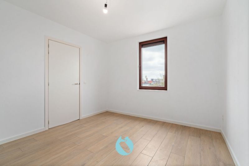 Ontdek dit prachtige duplex-nieuwbouwappartement, met drie slaapkamers en twee badkamers foto 8