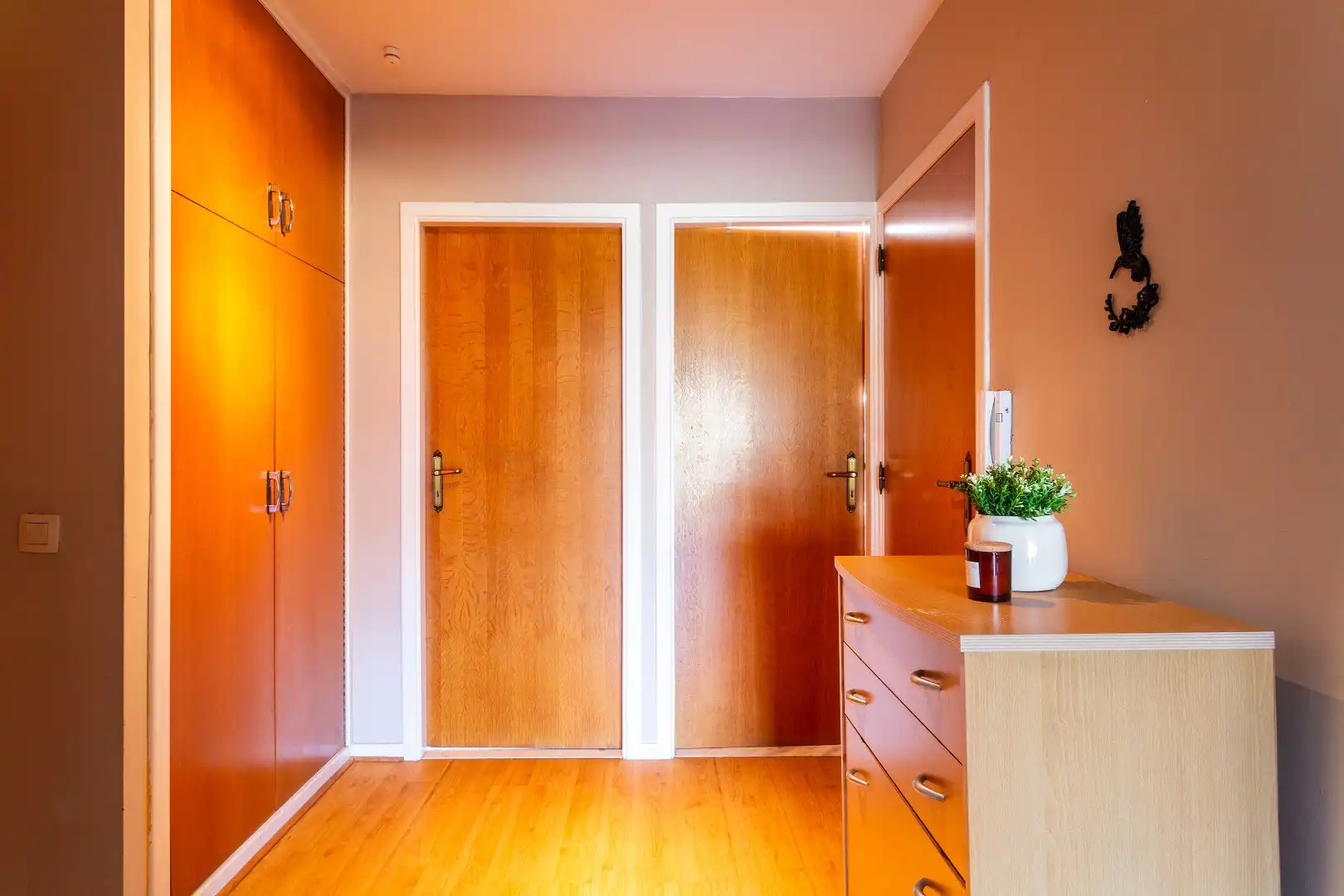 Lichtrijk app. met terras en groen uitzicht foto 12