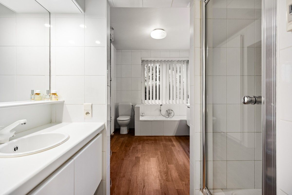Verrassend ruime woning op 1289 m² gelegen aan een bosrand met mogelijkheid tot 4 slaapkamers foto 15