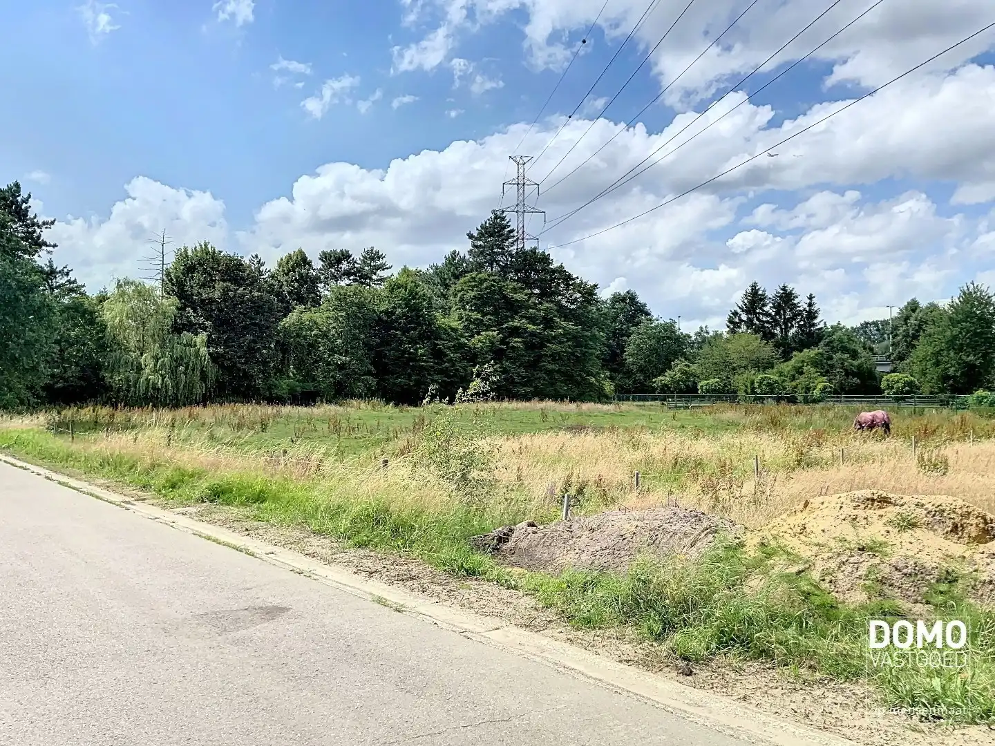 Ruime bouwgrond voor een half open bebouwing, gelegen op een perceel van 7a30ca. foto 4