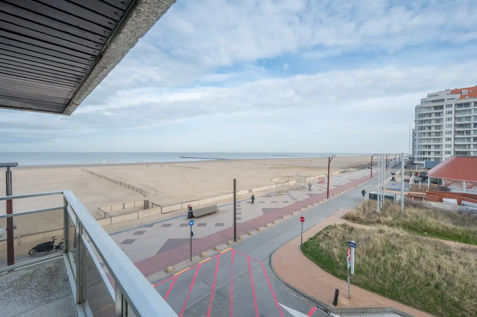Prachtig hoekappartement te huur op de zeedijk in Duinbergen met frontaal zeezicht foto 9