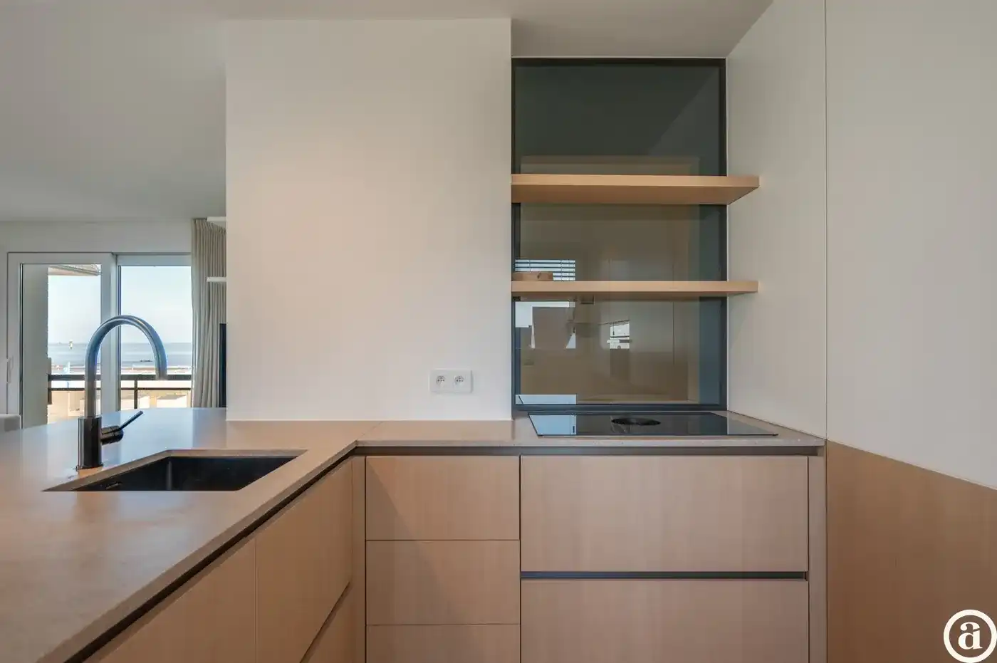 Luxueus gerenoveerd hoekappartement met zeezicht vlakbij de wandeldijk in het Zoute. foto 10