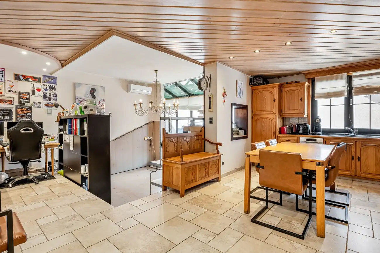 Strategisch gelegen handelspand met winkelruimte (bakkerij) met inpandige garage, grote werkruimte (ca. 145m²) en aangename tuin met open zicht in Ertvelde! foto 16