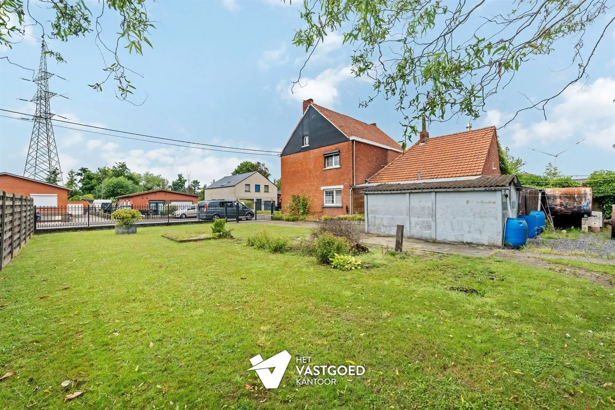 CHARMANTE TE RENOVEREN WONING, RUST GELEGEN OP EEN RUIM PERCEEL VAN 11 ARE. foto 20