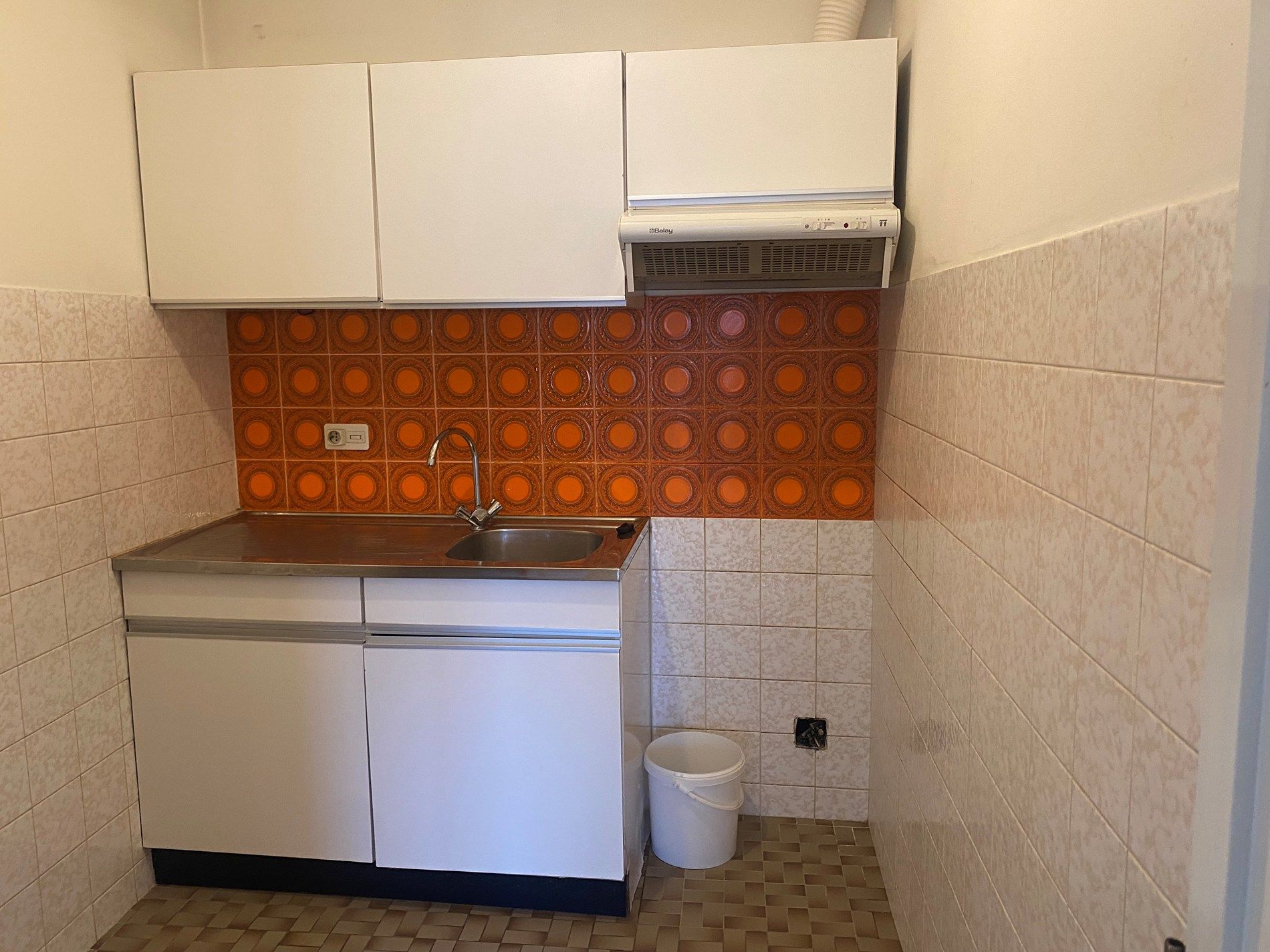 Centraal gelegen studio met terras en open zicht op het Mijnplein in Oostende foto 10