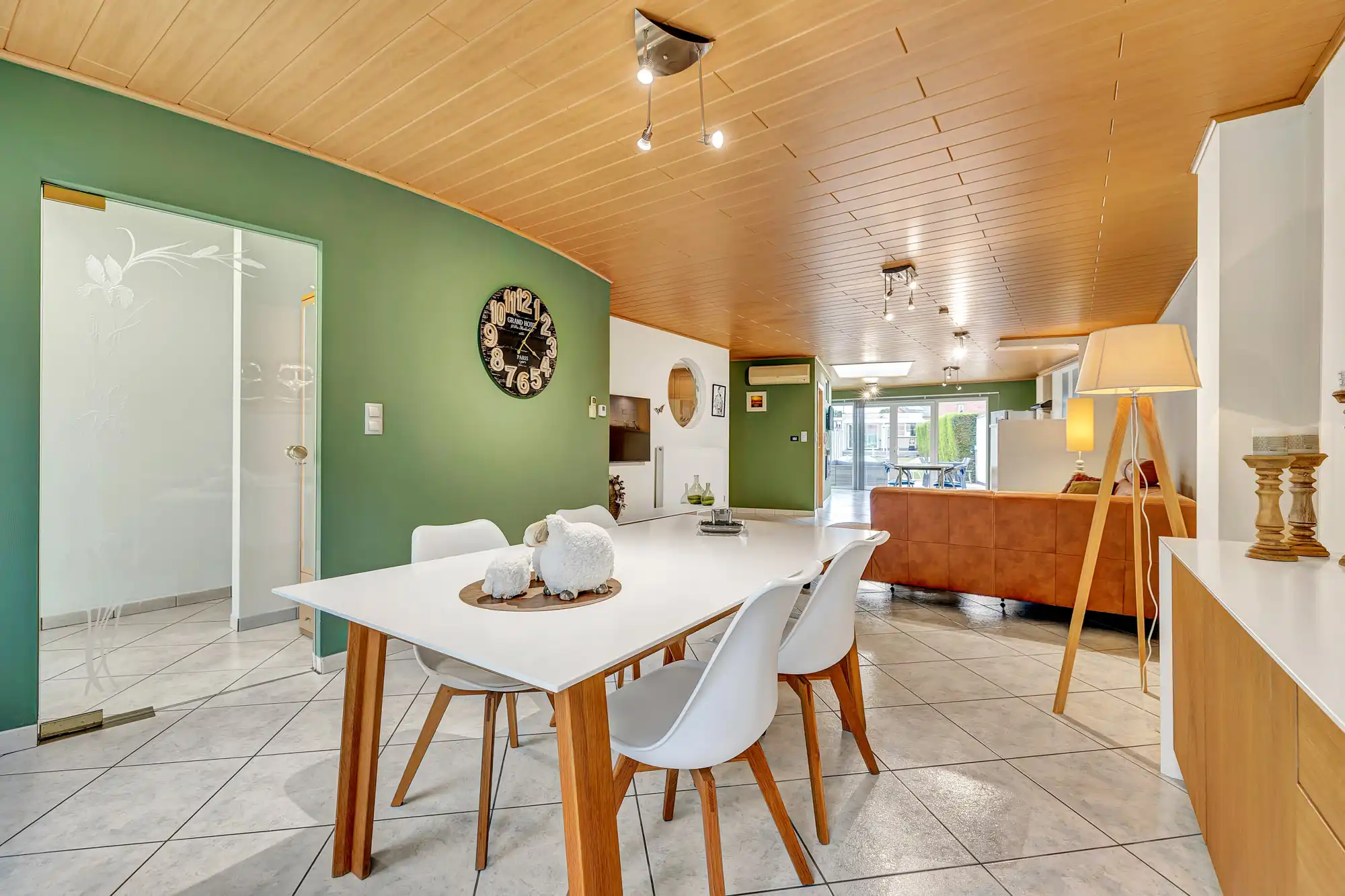 Instapklare, energiezuinige woning met ruime garage foto 2